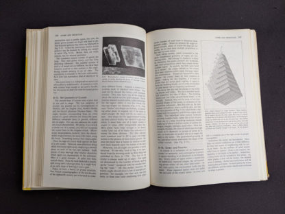 Atoms and Molecules pages inside a 1960 copy of Physics - Physical Science Study Committee - First Edition