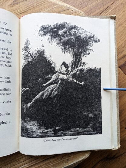 Full page illustration of the beautifully dressed princess - 1944 The New Wizard of Oz by L. Frank Baum - Illustrations by Evelyn Copelman