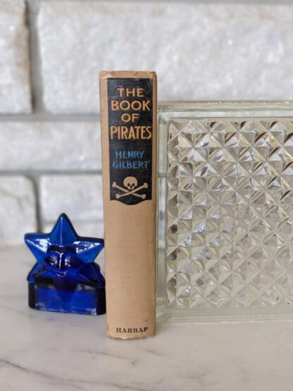1926 The Book of Pirates by Henry Gilbert