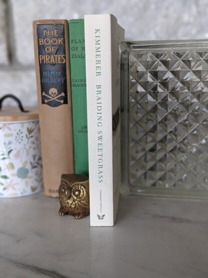 Spine View - Braiding Sweetgrass by Robin Wall Kimmerer - First paperback edition